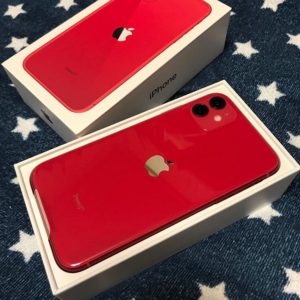 うひゃひゃー。来たわ、iPhone11 (product)REDですわ。ていうか、物理的な大きさがiPhone 7 Plusとほぼ同じなんだよなぁ。全画面モデルはこの大きさからは小さくなることはないんだろうね。さて。移行作業に入らなければ。