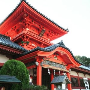 さぁ、一世一代の大勝負！の日。ひとまず伊佐爾波神社へお詣りしてから、いざ決戦！戦うのは私じゃないけどね。父ちゃんは見守るだけ。