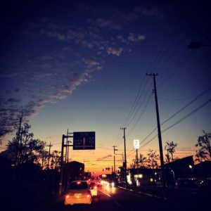 日が沈む。今日も一日、お疲れ様でした。さぁ、明日からもがんばらなきゃ！